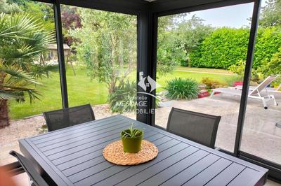 Maison traditionnelle - 165 m² - 6 pièces