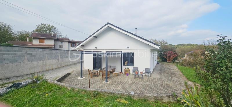 Maison - 95 m² - 4 pièces