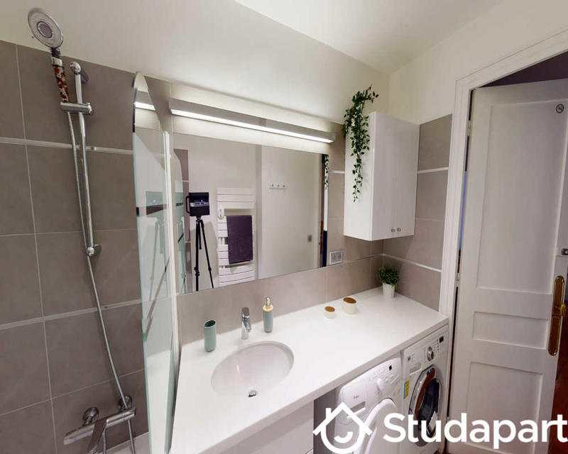 Chambre - 80 m² - 1 pièce