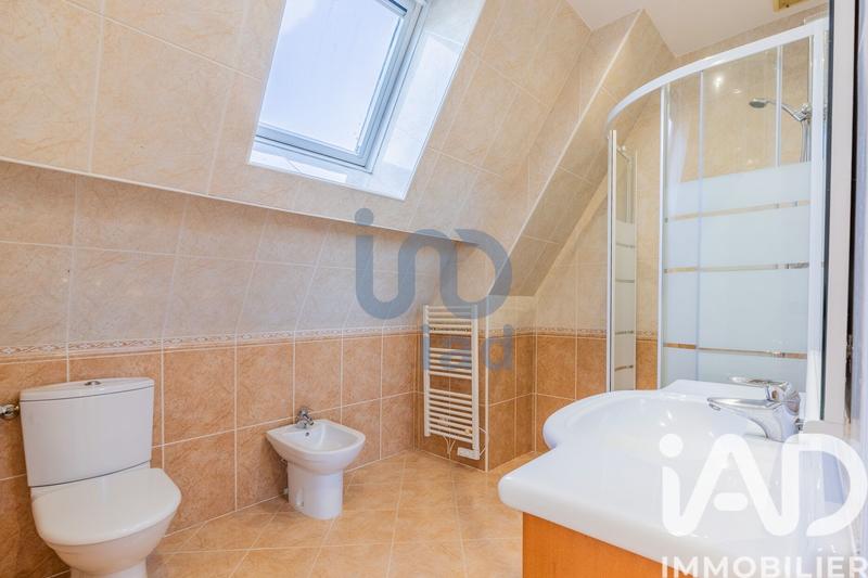 Maison - 180 m² - 6 pièces