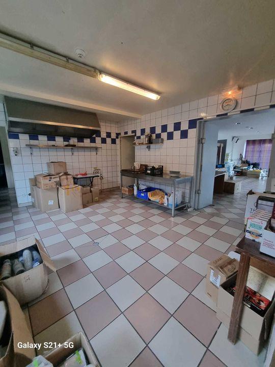 Maison ancienne - 350 m² - 16 pièces