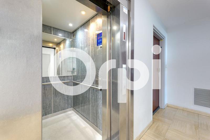 Appartement - 81 m² - 3 pièces