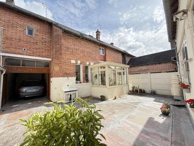 Maison de bourg - 95 m² - 4 pièces