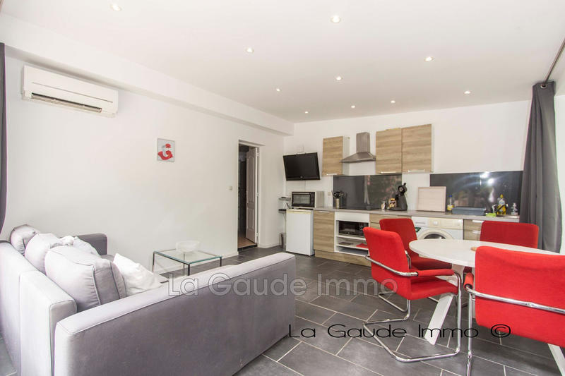 Maison - 269 m² - 9 pièces