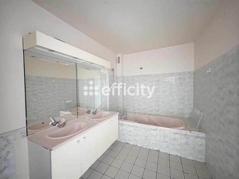 Appartement - 120 m² - 6 pièces