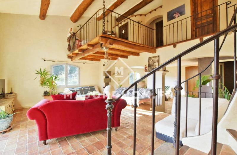 Maison - 211 m² - 6 pièces