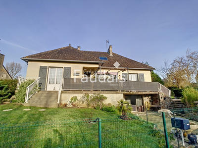 Maison - 107 m² - 6 pièces