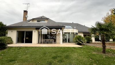 Maison - 312 m² - 7 pièces