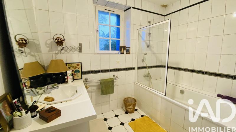 Maison - 305 m² - 10 pièces