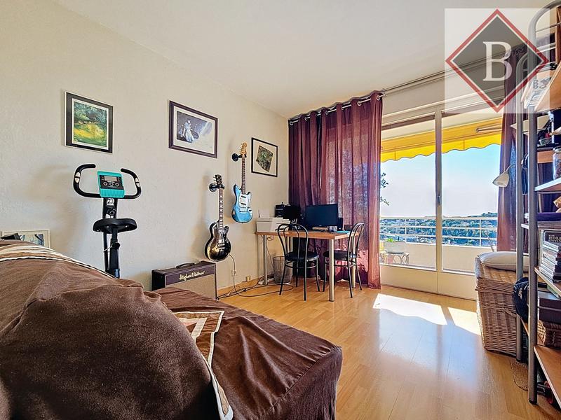 Appartement - 93 m² - 4 pièces