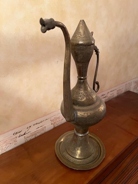 Cruche en cuivre martelé Marocaine