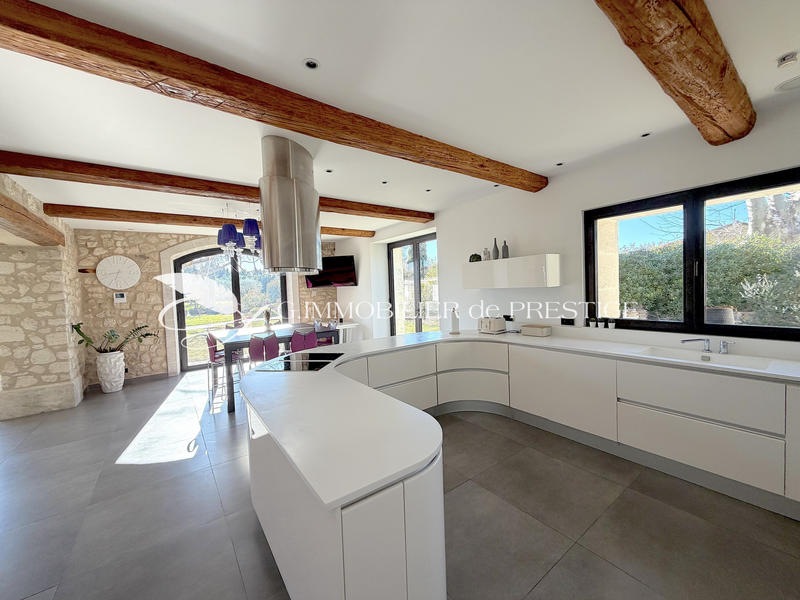 Mas - 464 m² - 10 pièces