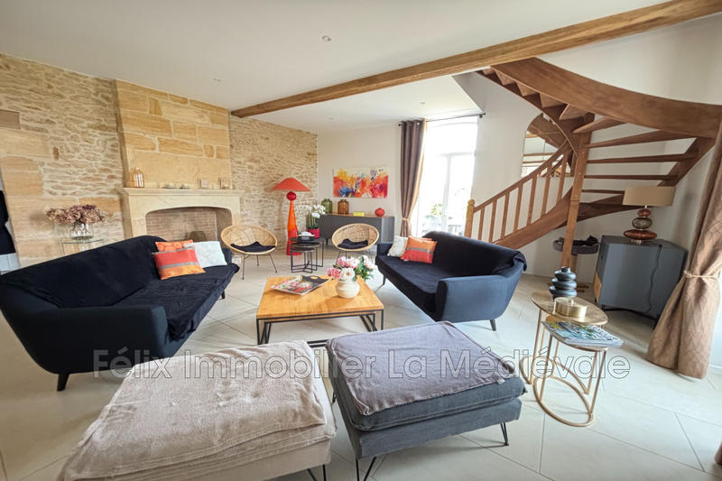 Demeure - 218 m² - 5 pièces