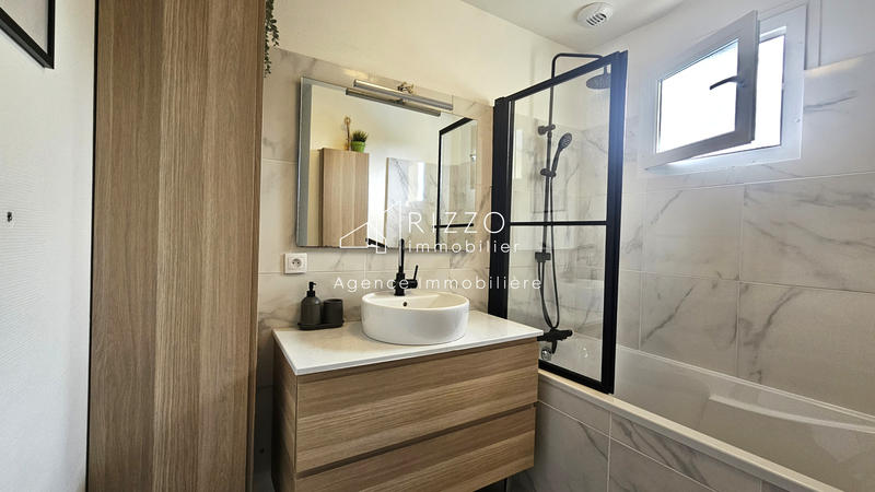 Maison - 97 m² - 4 pièces