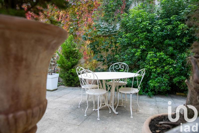 Maison - 235 m² - 6 pièces