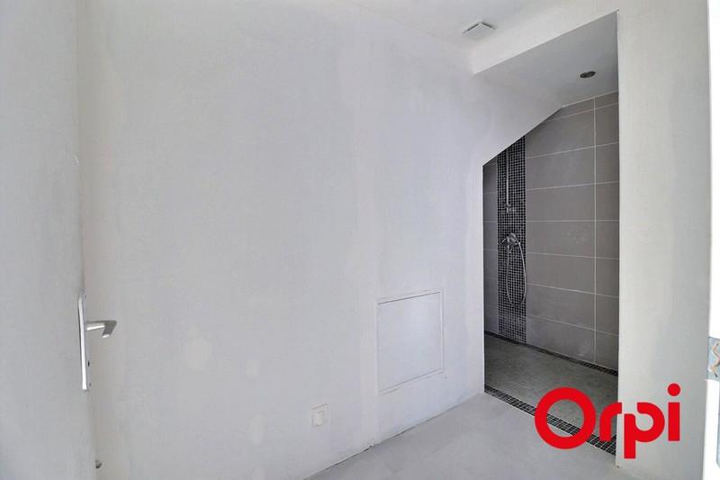 Maison - 236 m² - 6 pièces