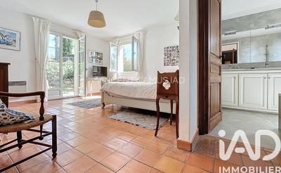 Maison - 177 m² - 7 pièces