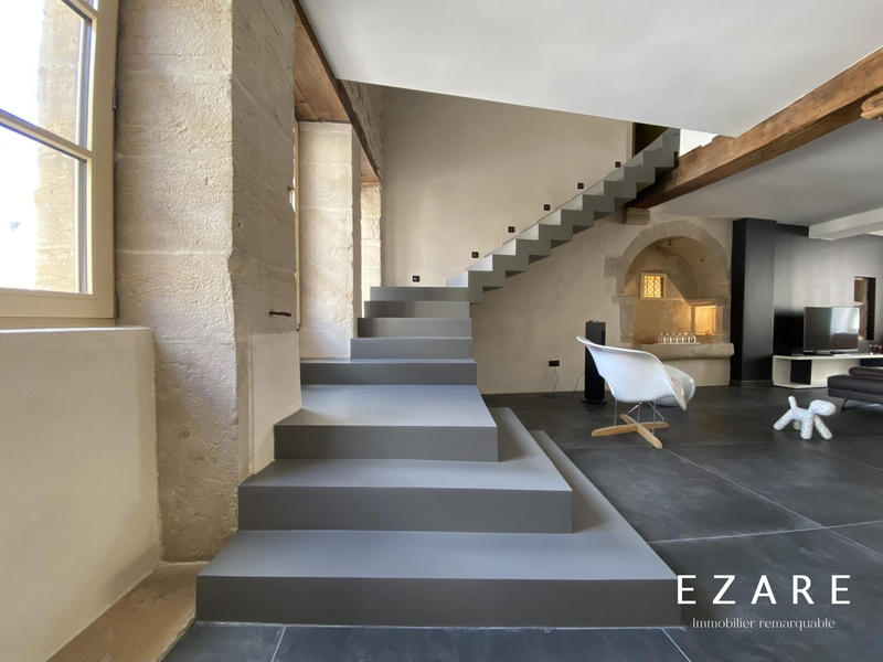 Maison - 600 m² - 13 pièces