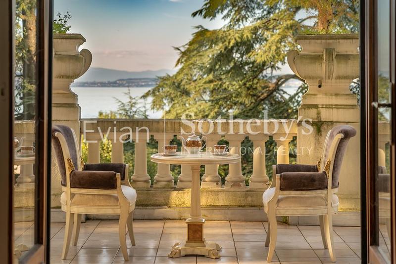 Appartement - 279 m² - 7 pièces