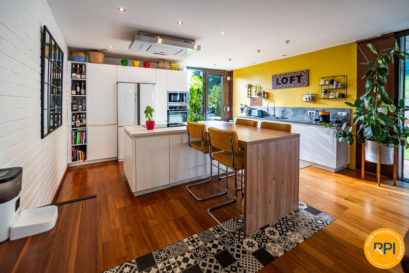 Maison - 147 m² - 4 pièces