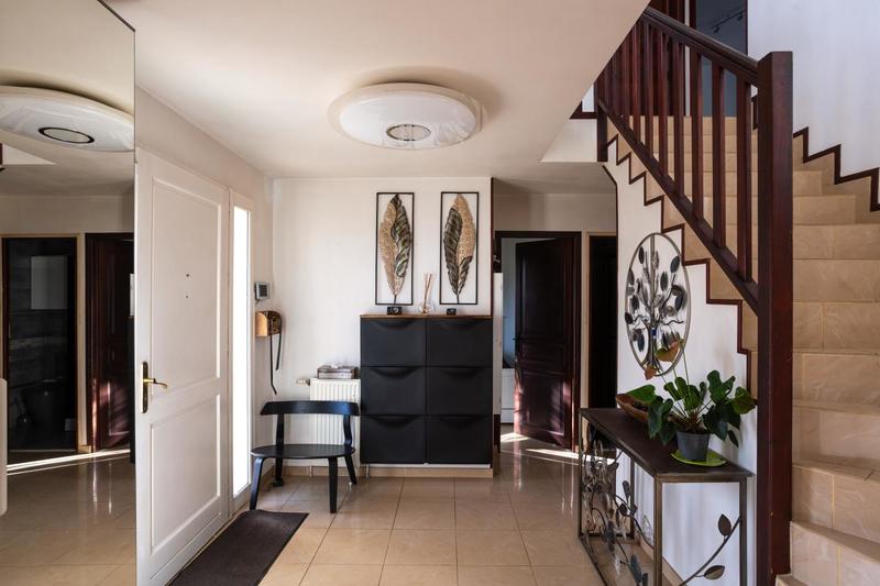 Maison - 200 m² - 7 pièces