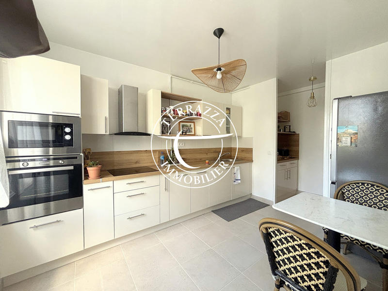 Appartement - 101 m² - 3 pièces