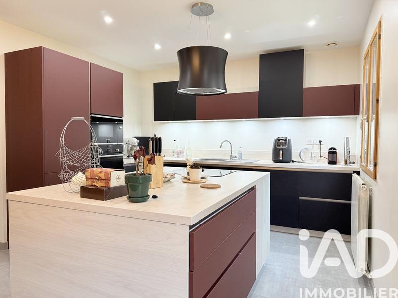 Maison - 147 m² - 8 pièces