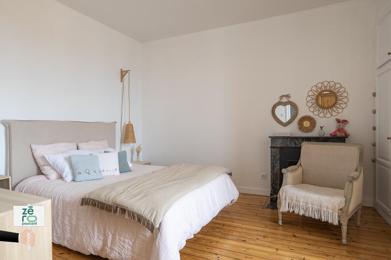 Maison - 205 m² - 9 pièces