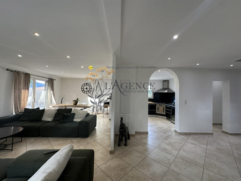 Maison - 156 m² - 6 pièces