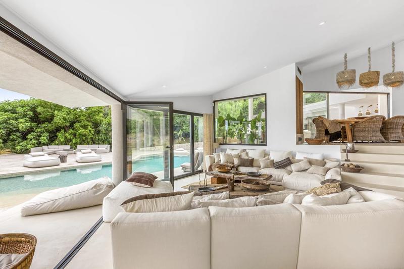 Villa - 260 m² - 6 pièces