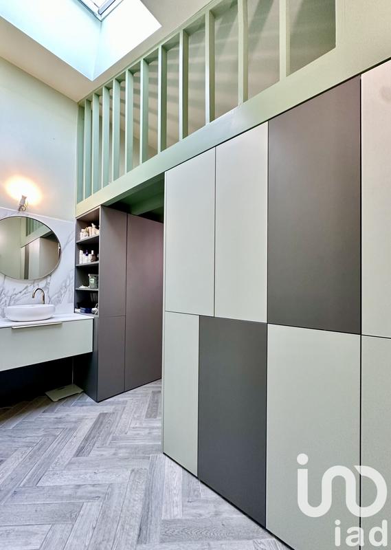 Maison - 205 m² - 9 pièces