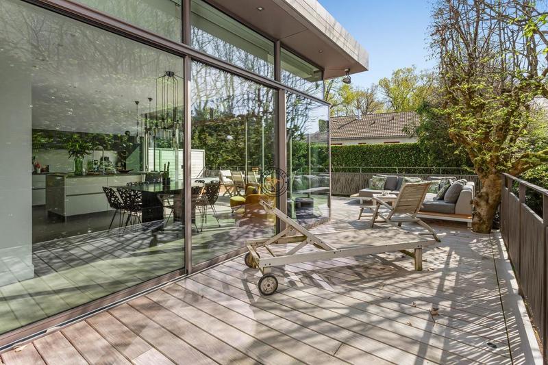 Demeure - 260 m² - 9 pièces