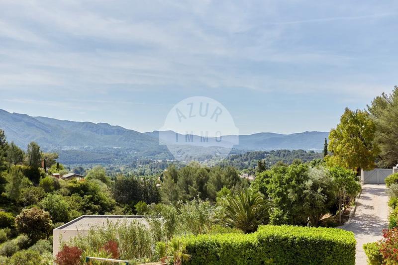 Maison - 350 m² - 6 pièces