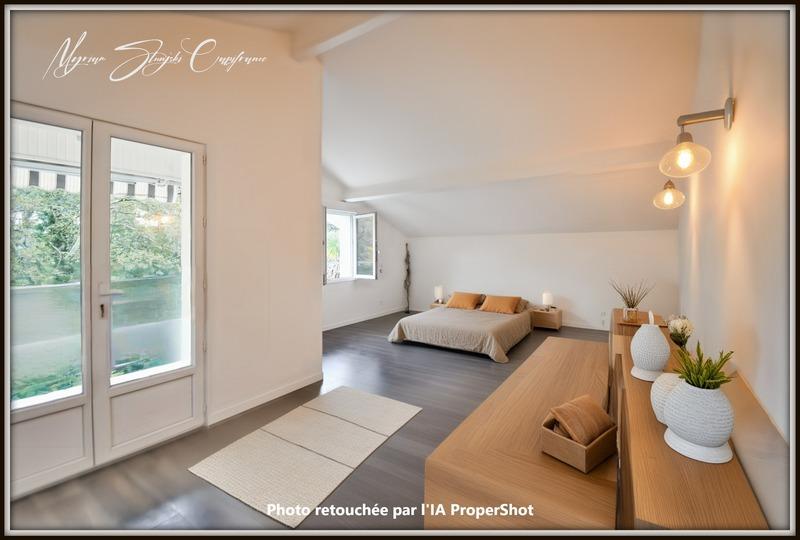 Maison - 218 m² - 8 pièces