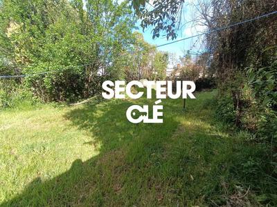 Maison - 242 m² - 7 pièces