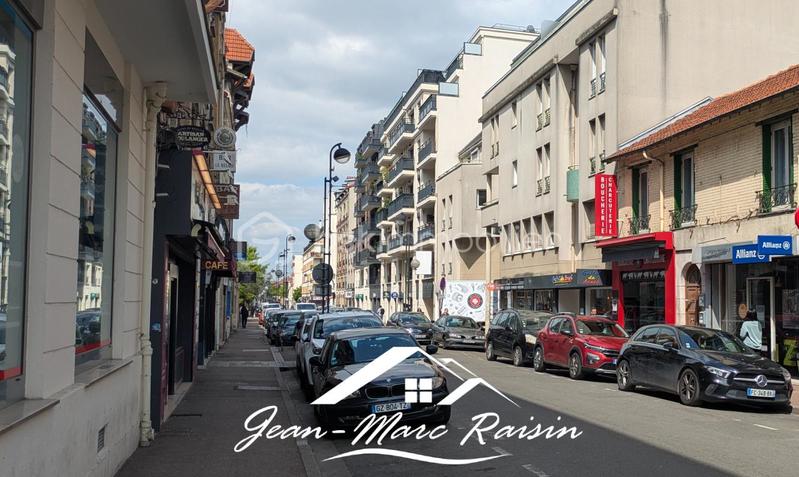 Local commercial - 49 m² - 2 pièces