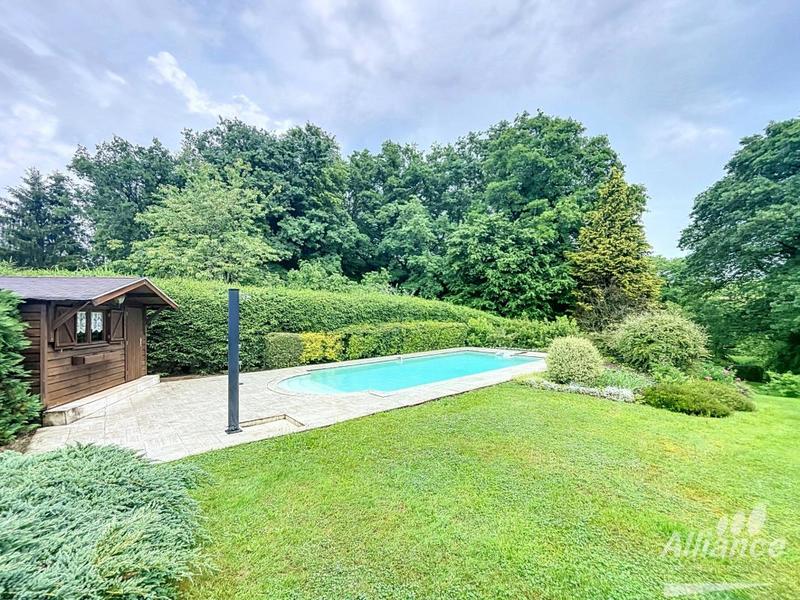 Maison - 206 m² - 7 pièces