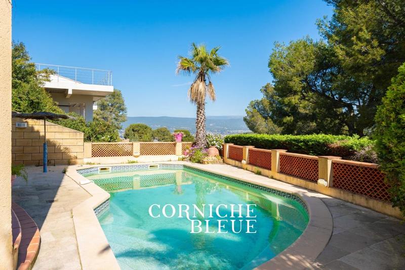 Villa - 180 m² - 4 pièces