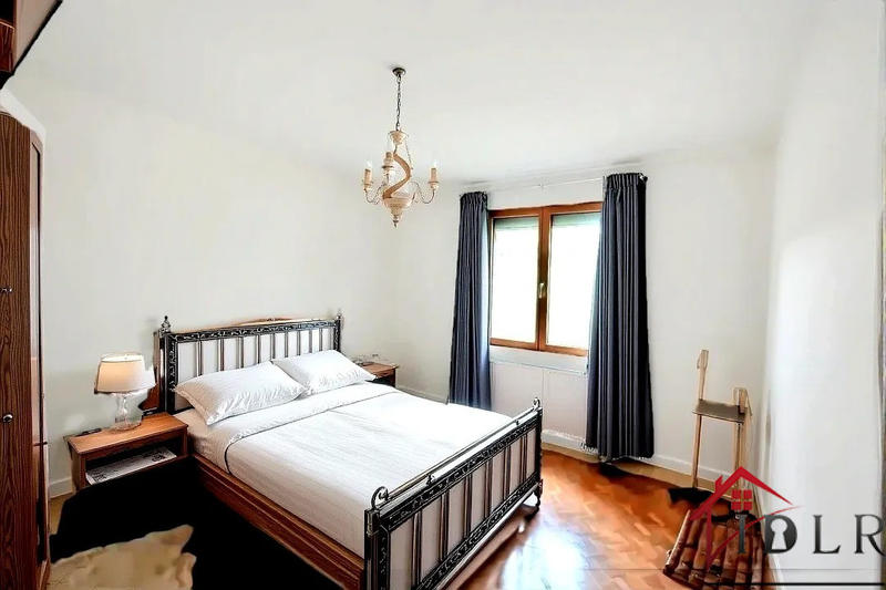 Maison - 147 m² - 8 pièces