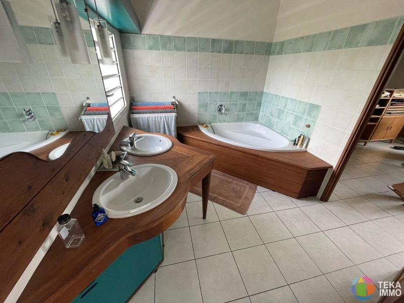 Villa - 235 m² - 8 pièces