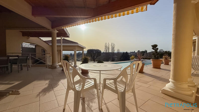 Maison contemporaine - 280 m² - 8 pièces