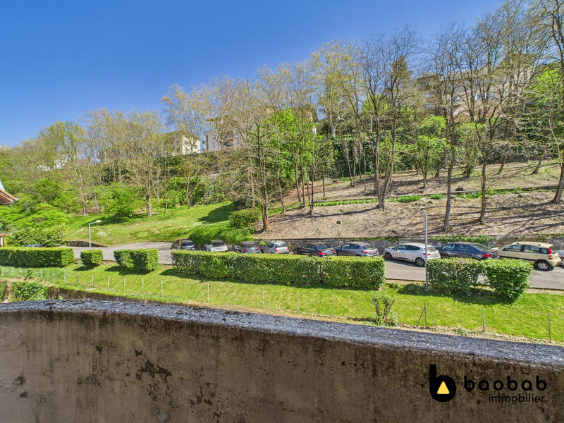 Appartement - 90 m² - 4 pièces