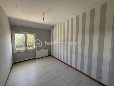 Maison - 92 m² - 5 pièces
