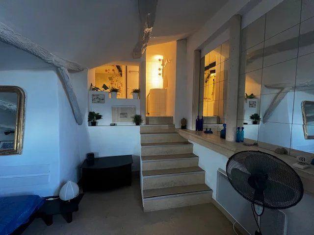 Appartement - 326 m² - 13 pièces