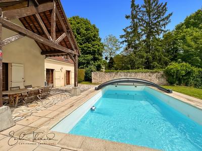 Propriété - 189 m² - 5 pièces