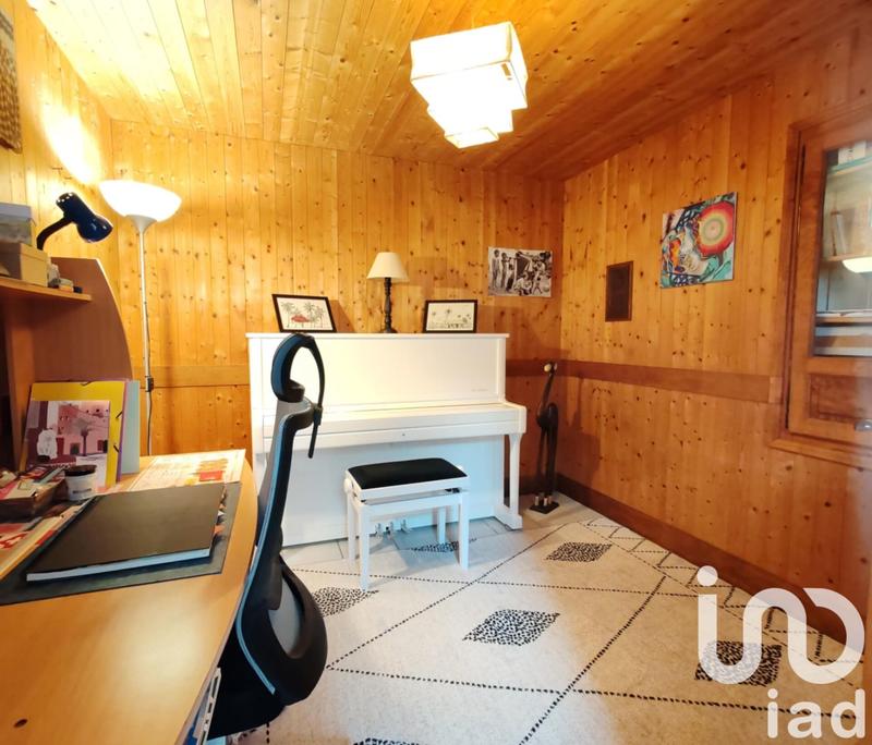 Maison - 239 m² - 9 pièces