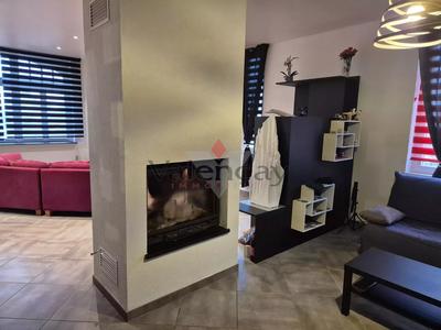 Maison - 190 m² - 9 pièces