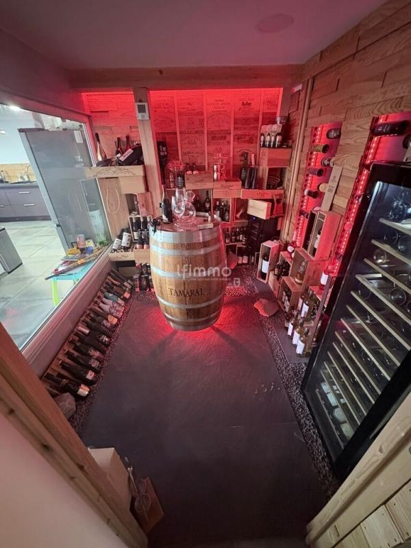 Maison - 271 m² - 8 pièces