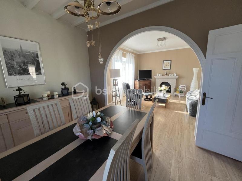 Demeure - 167 m² - 8 pièces