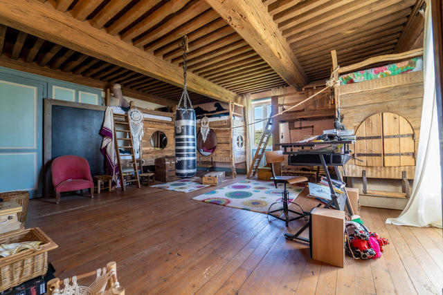 Maison - 320 m² - 6 pièces